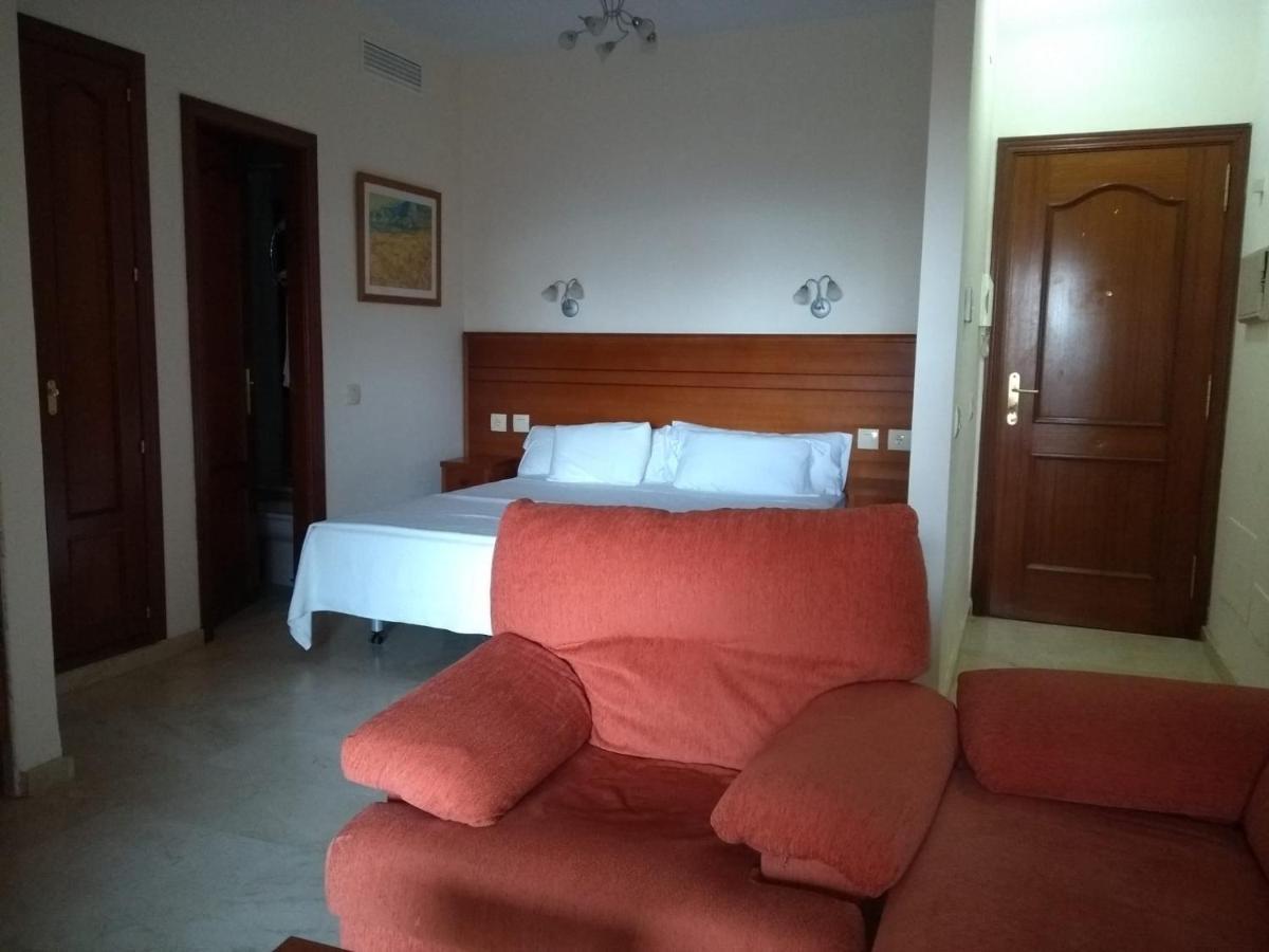 Apartamentos Don Juan Манилва Екстериор снимка