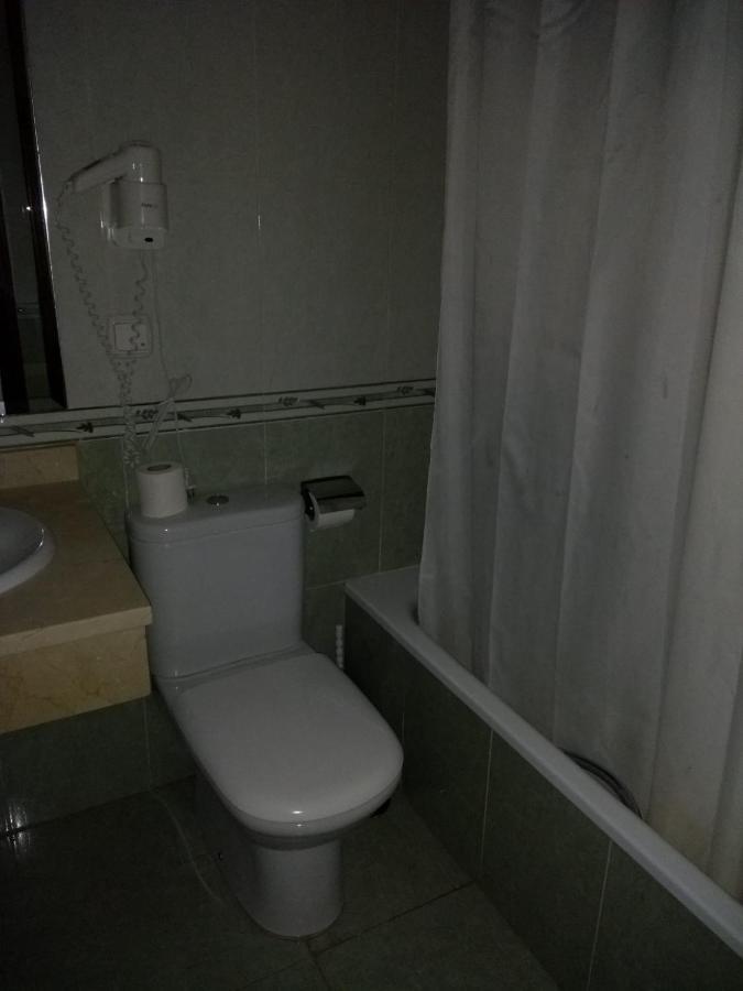 Apartamentos Don Juan Манилва Екстериор снимка